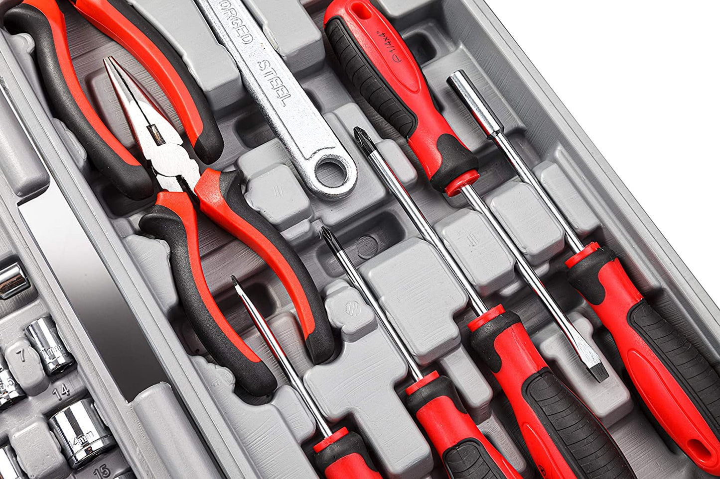 Cartman Tool Set 205Pcs Red Ratchet Wrench with Sockets Kit Set in Plastic Toolbox